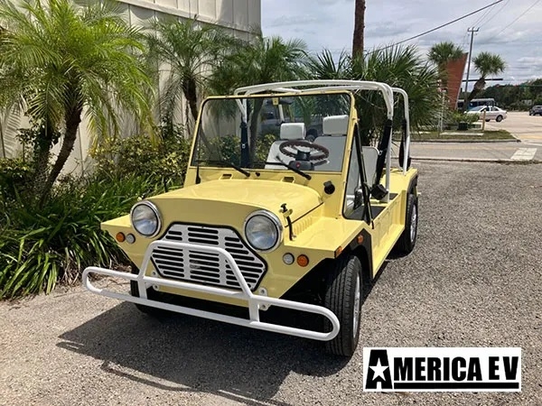 Yellow Mokee 4 Passenger Golf Cart affordable golf cart rental, golf cart rent kentucky
